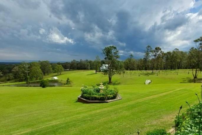 Cabins At Lovedale Wedding Chapel מראה חיצוני תמונה