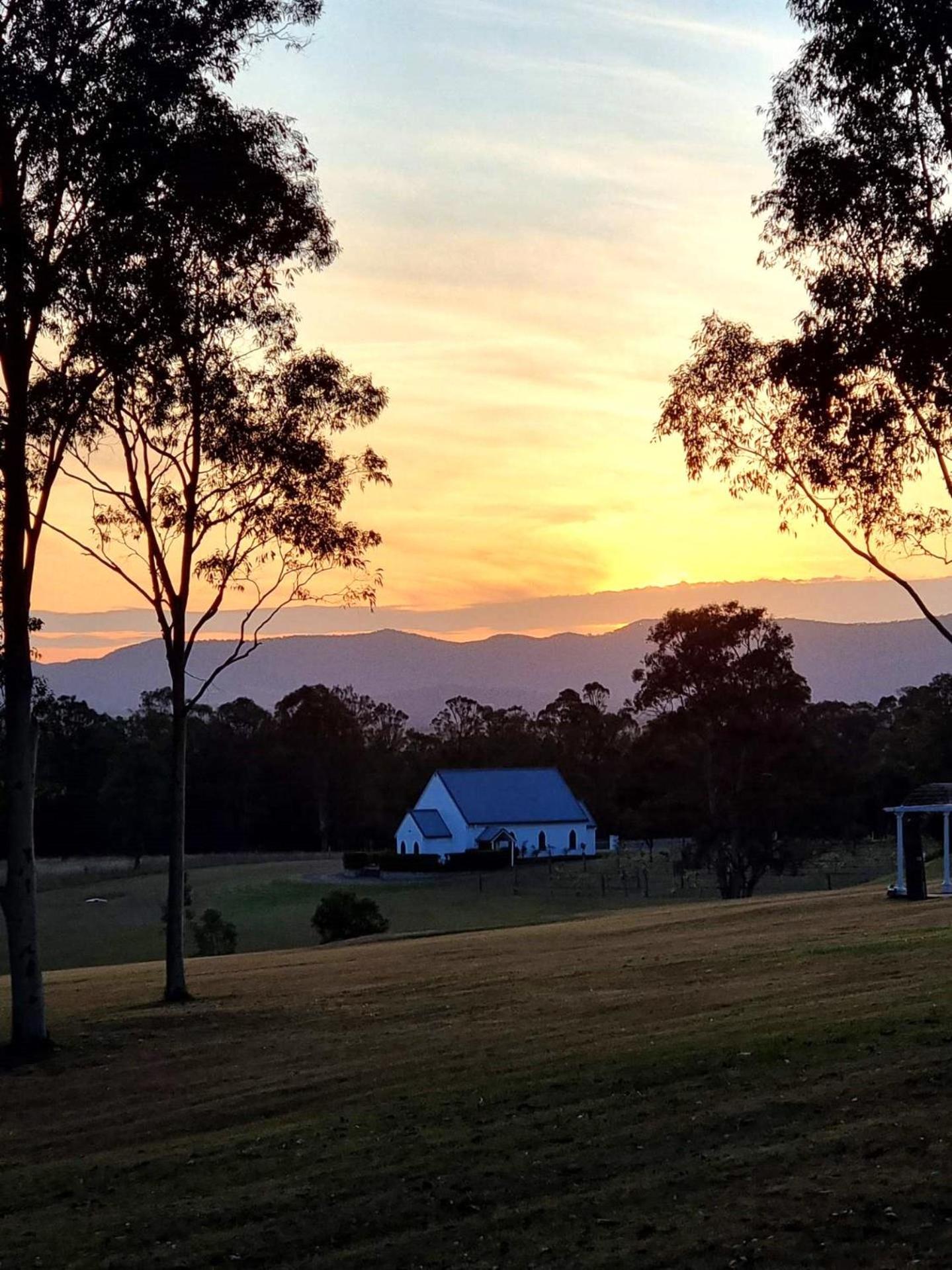Cabins At Lovedale Wedding Chapel מראה חיצוני תמונה